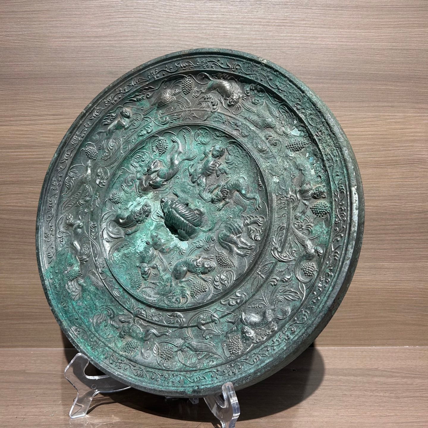 Ancient Chinese Style Bronze Sea Beast Grape Mirror Replica, Tang Dynasty Style Antique Bronze Ware Desktop Ornament
