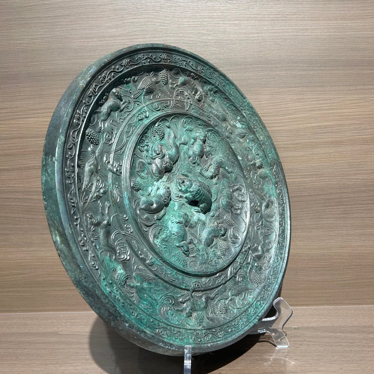 Ancient Chinese Style Bronze Sea Beast Grape Mirror Replica, Tang Dynasty Style Antique Bronze Ware Desktop Ornament