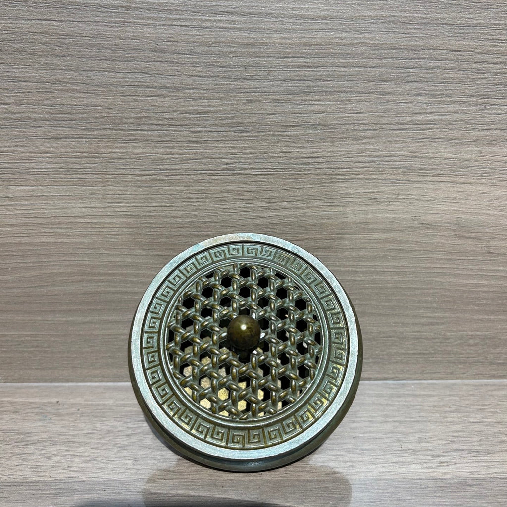 Handmade Antique Chinese Bronze Incense Censer, Flat Hollow Weave Lid Copper Incense Burner for Meditation Tea Room Decor