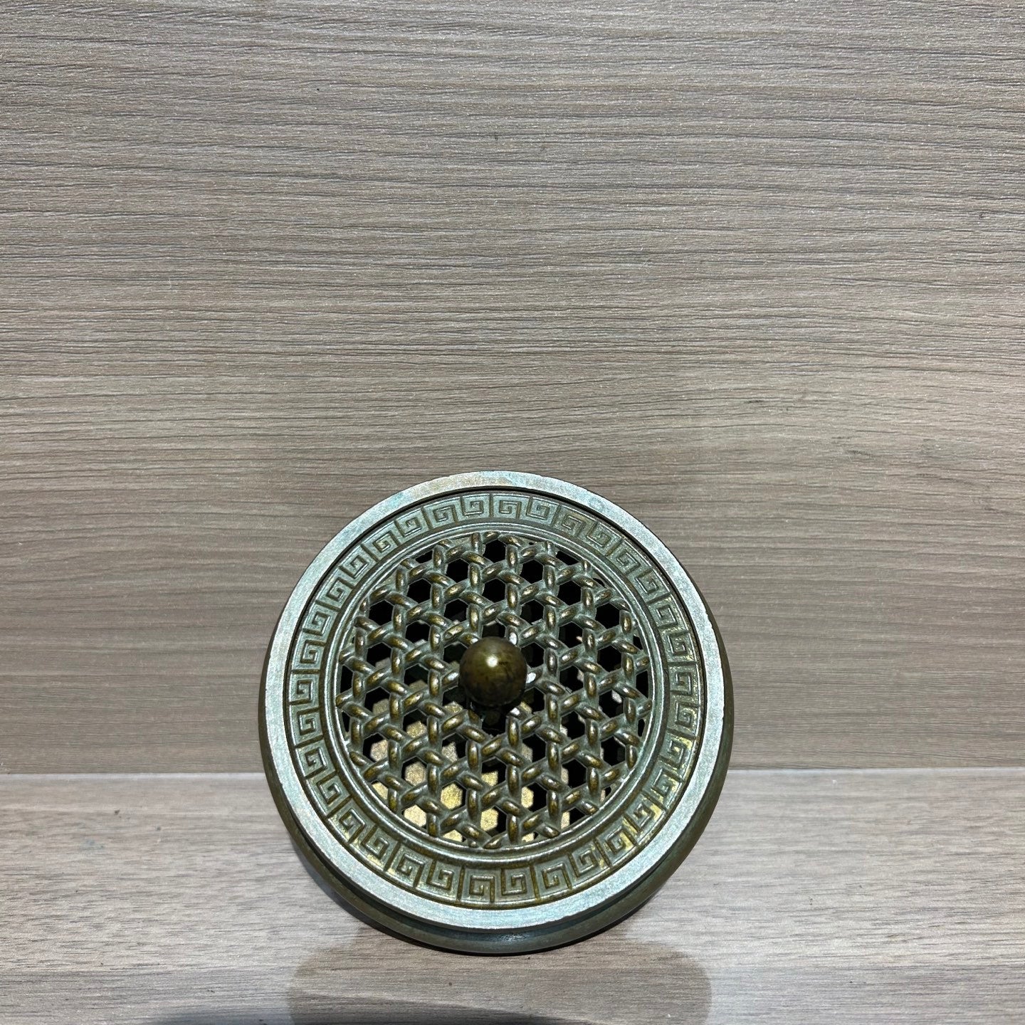 Handmade Antique Chinese Bronze Incense Censer, Flat Hollow Weave Lid Copper Incense Burner for Meditation Tea Room Decor